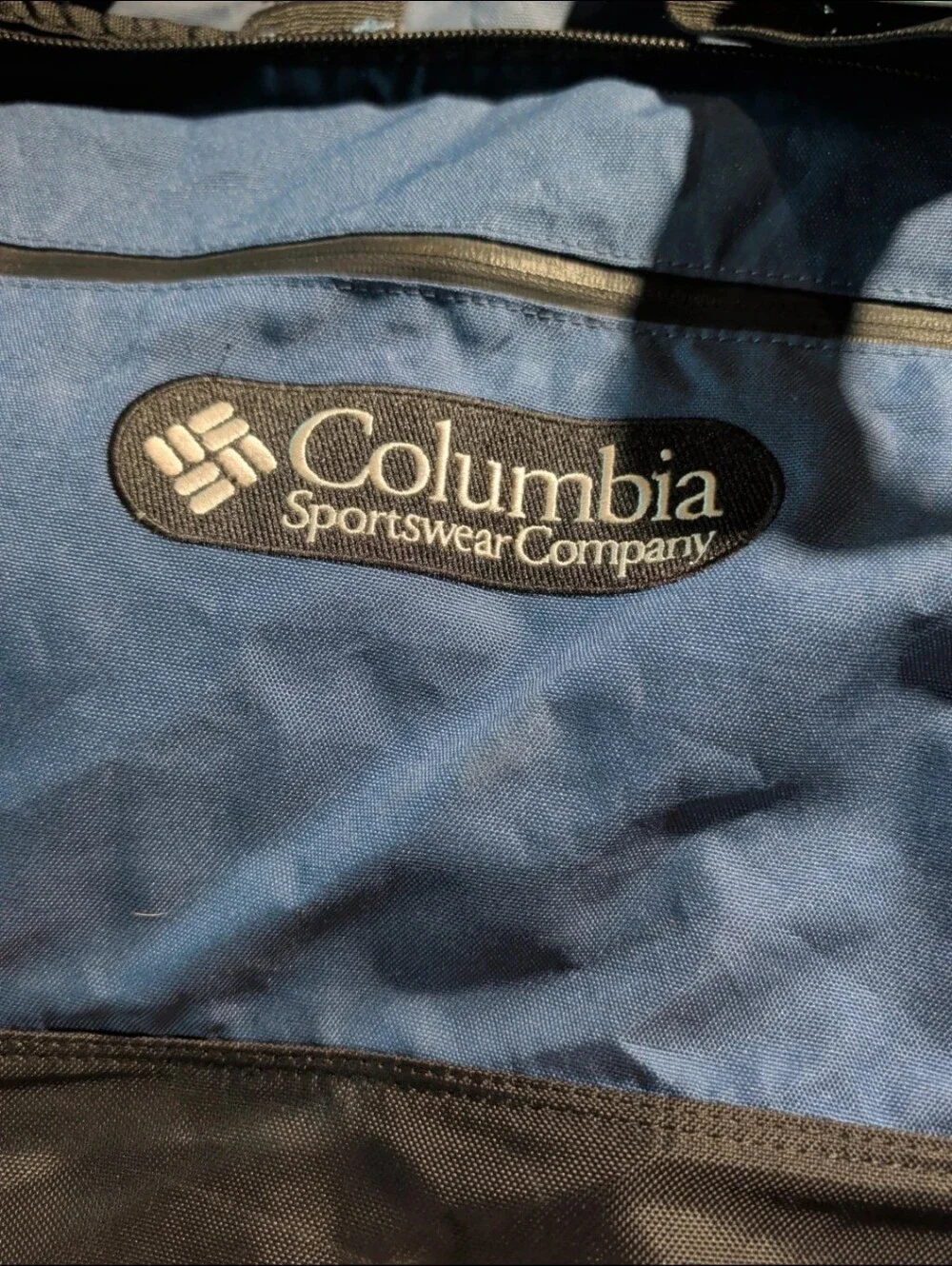 Columbia XL Duffle Bag. Excellent Condition!! Heavy Duty!